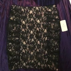 🍩☕️ TWENTY ONE Lace Overlay with Side Ruche Black & Cream